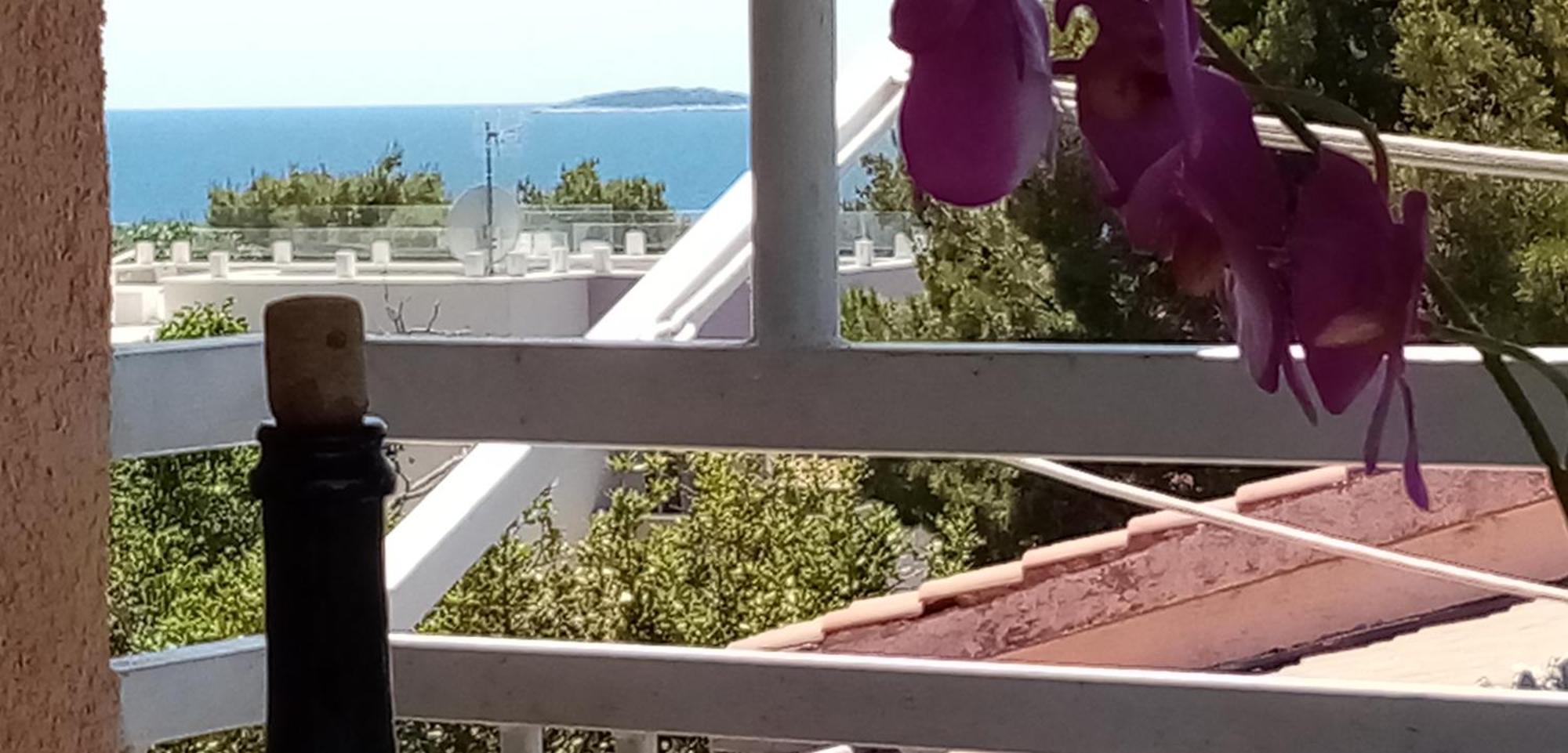 Apartments Bilo Near Primošten Cameră foto